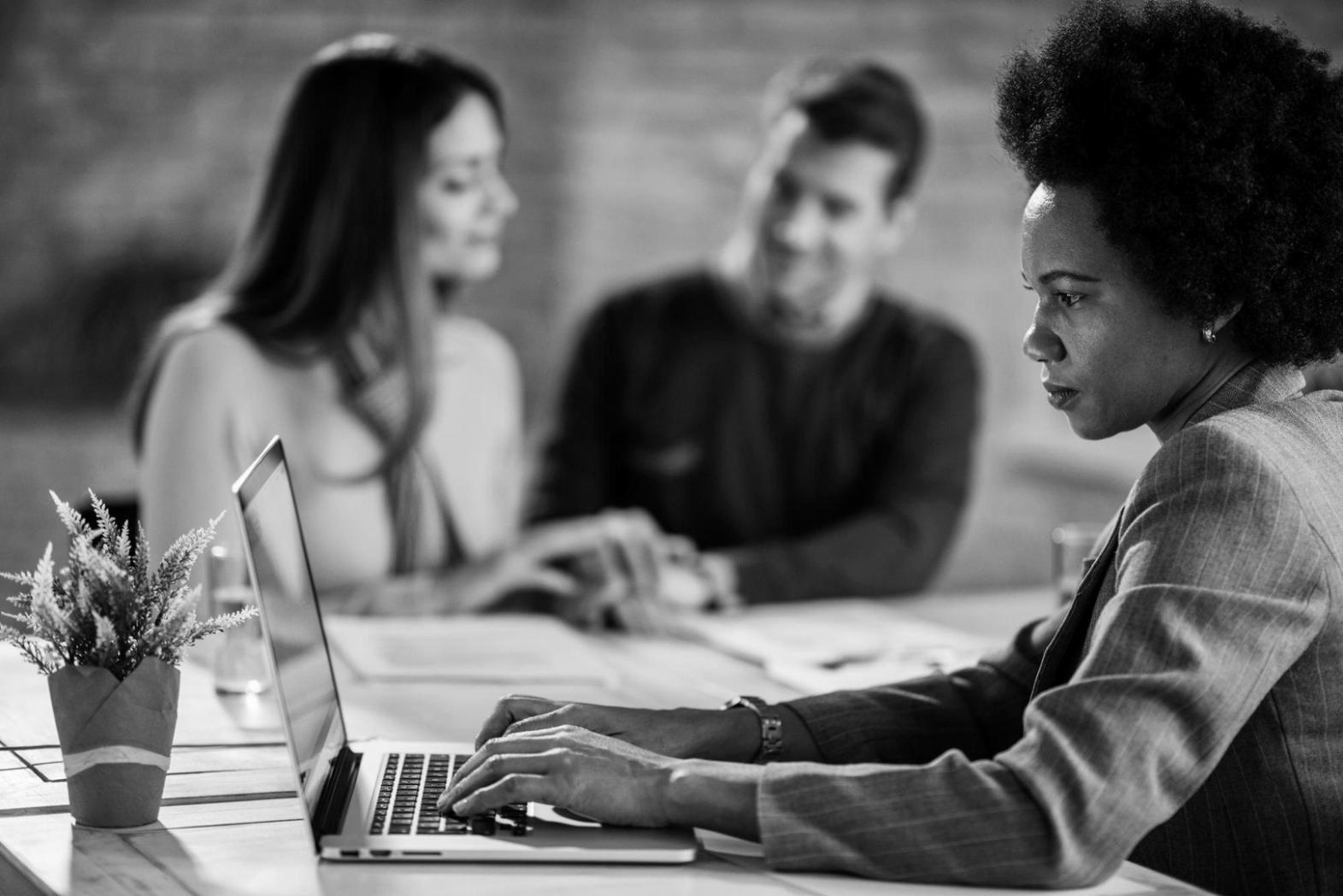 Análisis financiero y datos de mercado